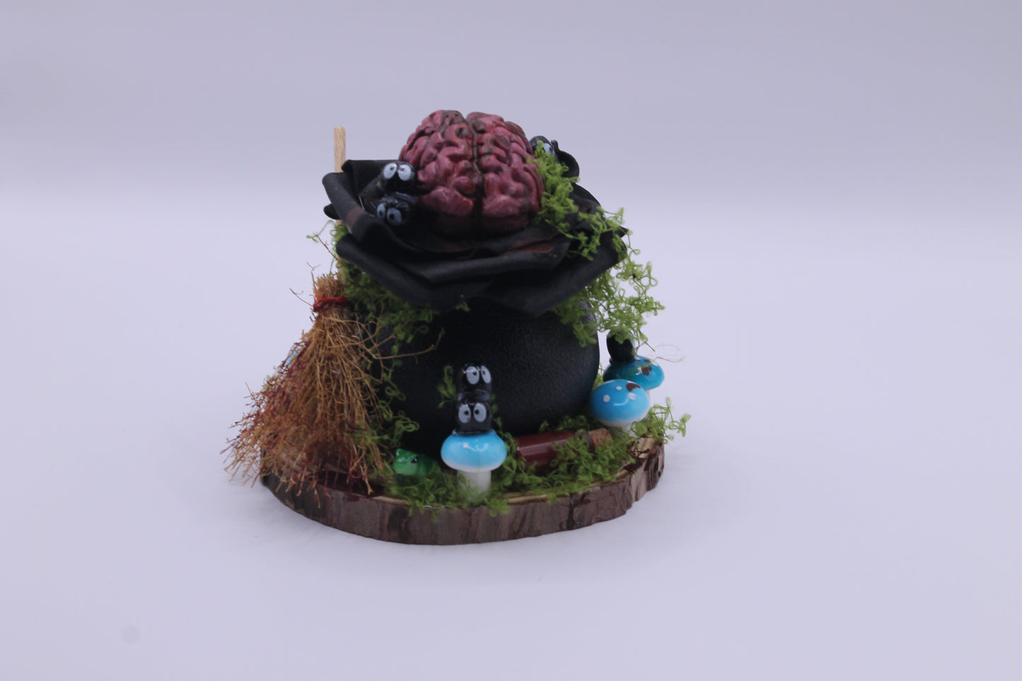 Potion of Thought brains cauldron macabre decor