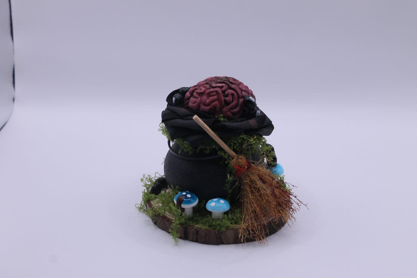 Potion of Thought brains cauldron macabre decor