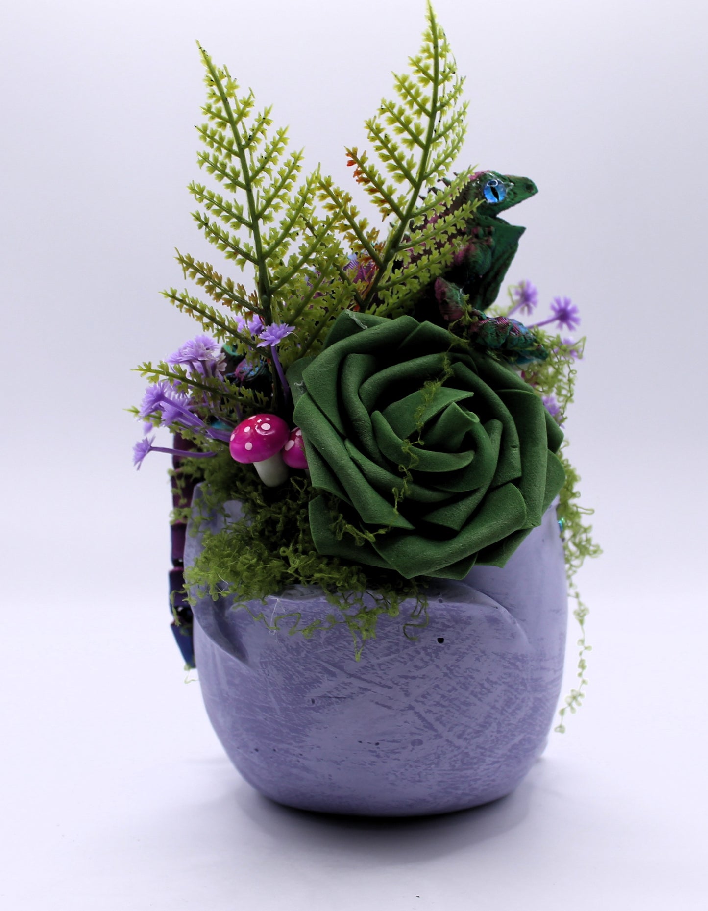 Lizard Bloom Skull Decor