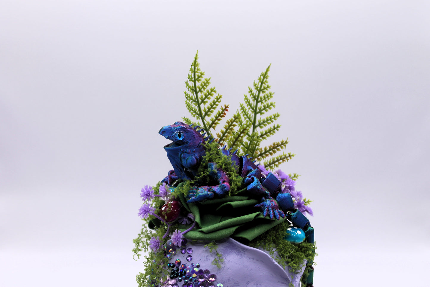 Lizard Bloom Skull Decor