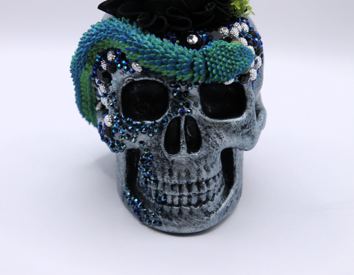 Twilight Serpent Skull Macabre Decor