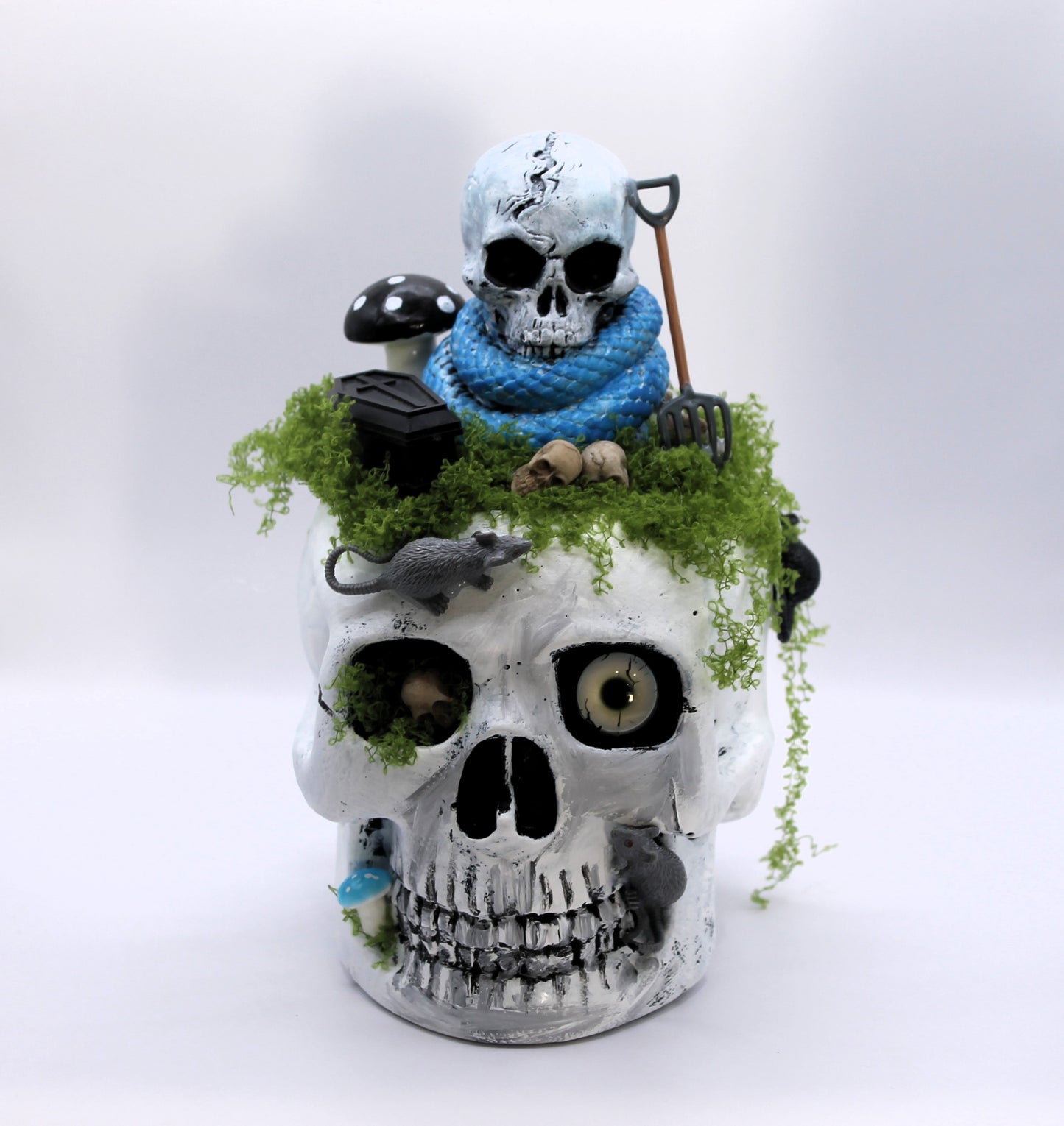 Gravedigger's Watch Skull Decor