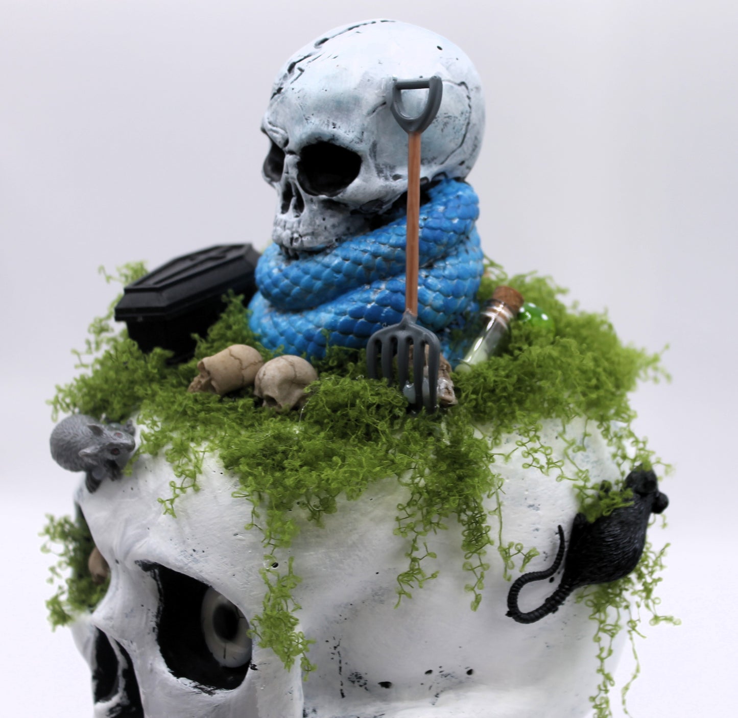 Gravedigger's Watch Skull Decor