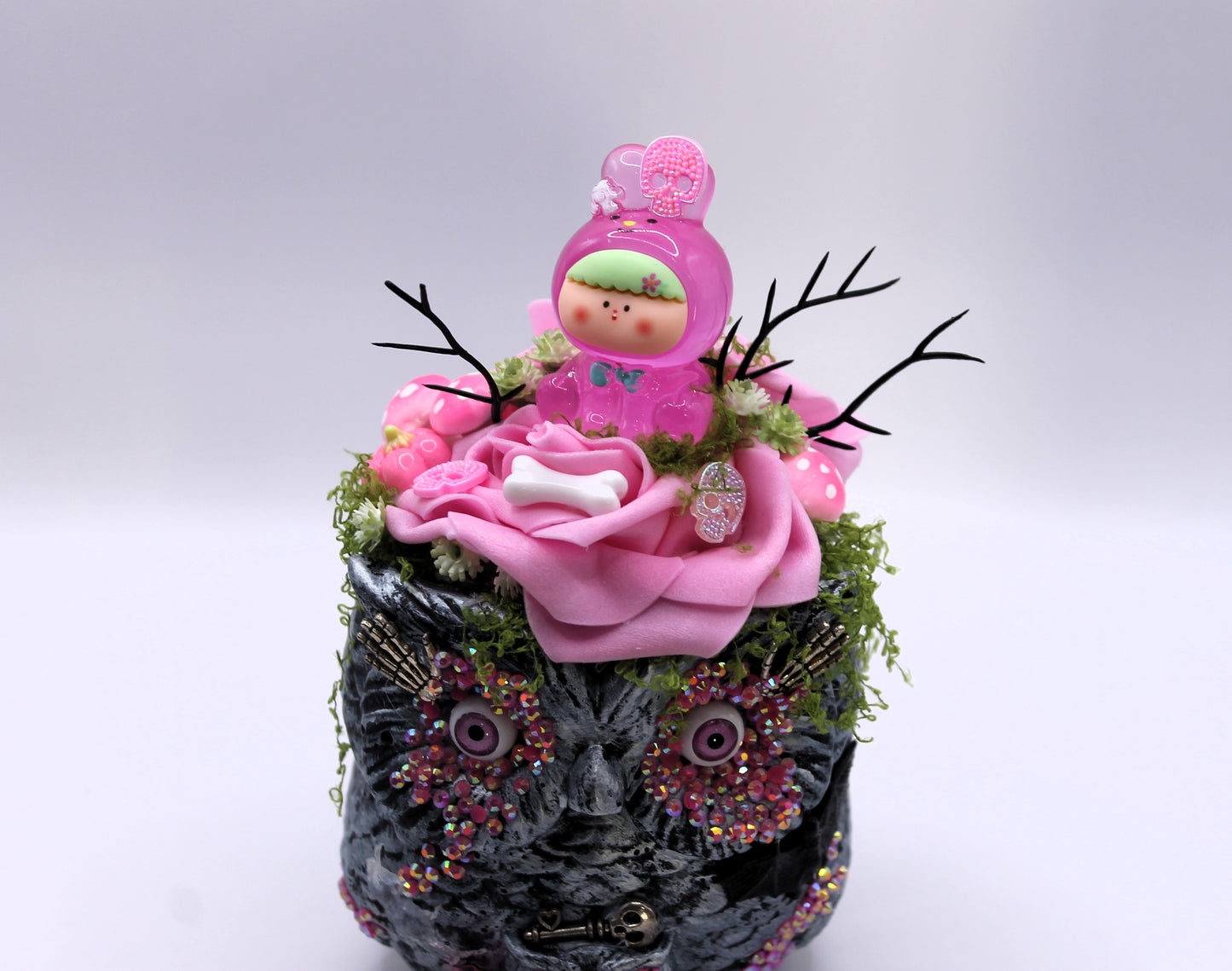 Owloween Princess macabre decor