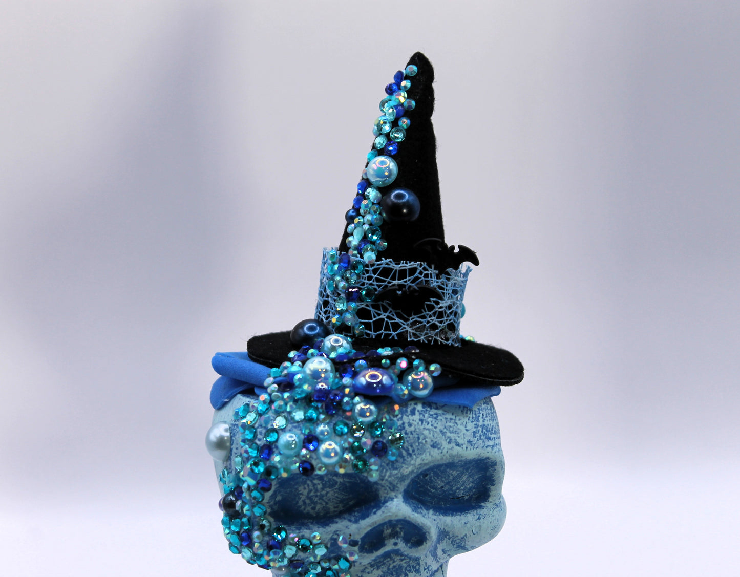 Frost Hex soul cage skull decor