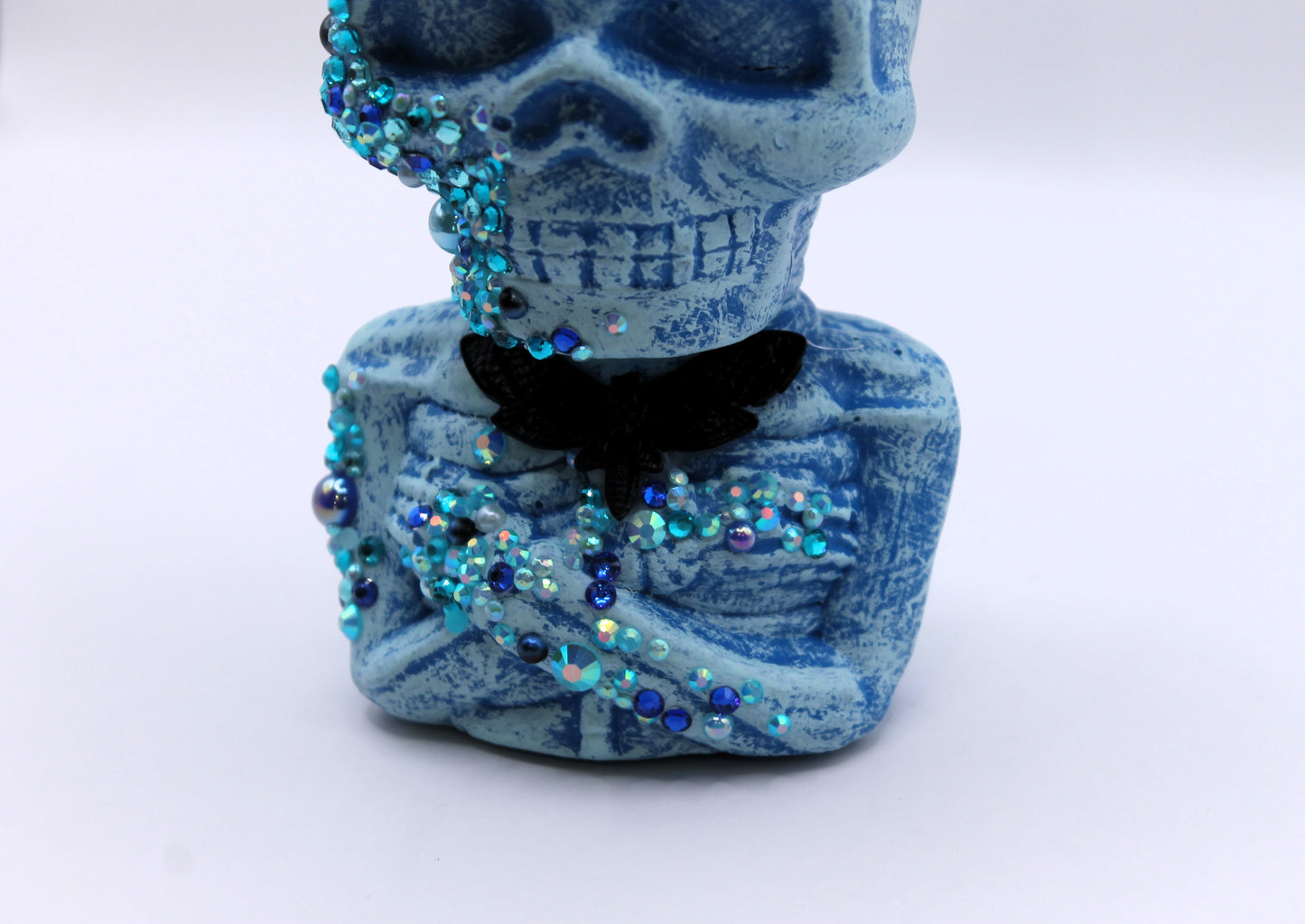 Frost Hex soul cage skull decor