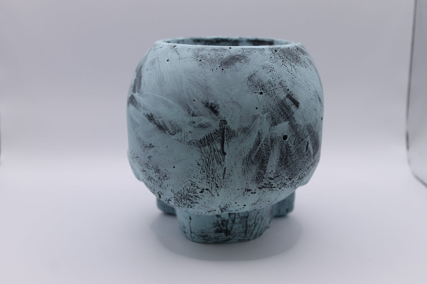 Frostbite Hollow Skull Planter