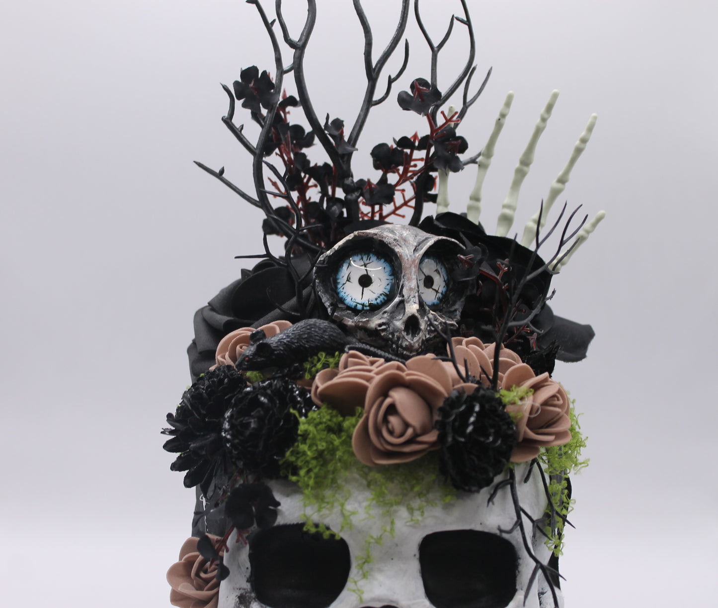 Watcher of the Withered Skull Decor