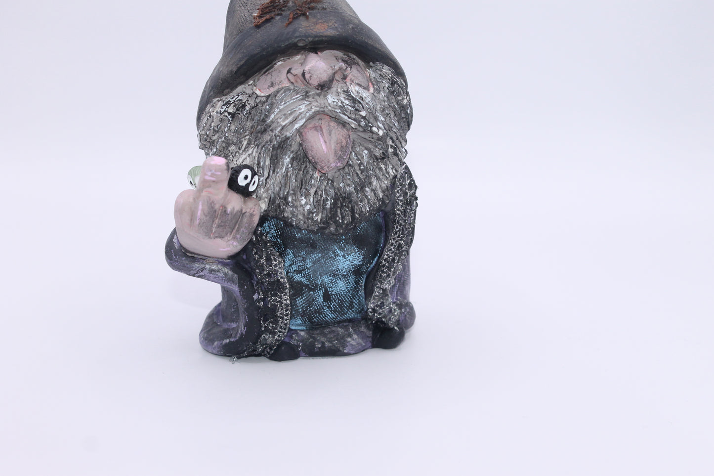 Hex-Off statue