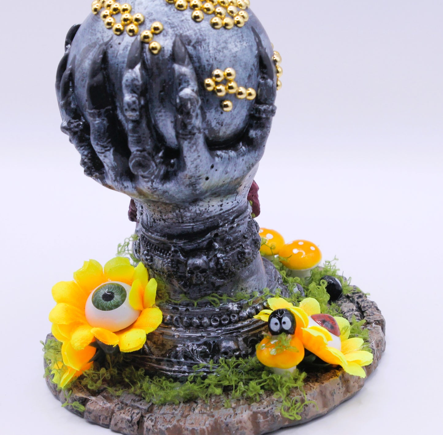 The Collector’s Curse magic ball