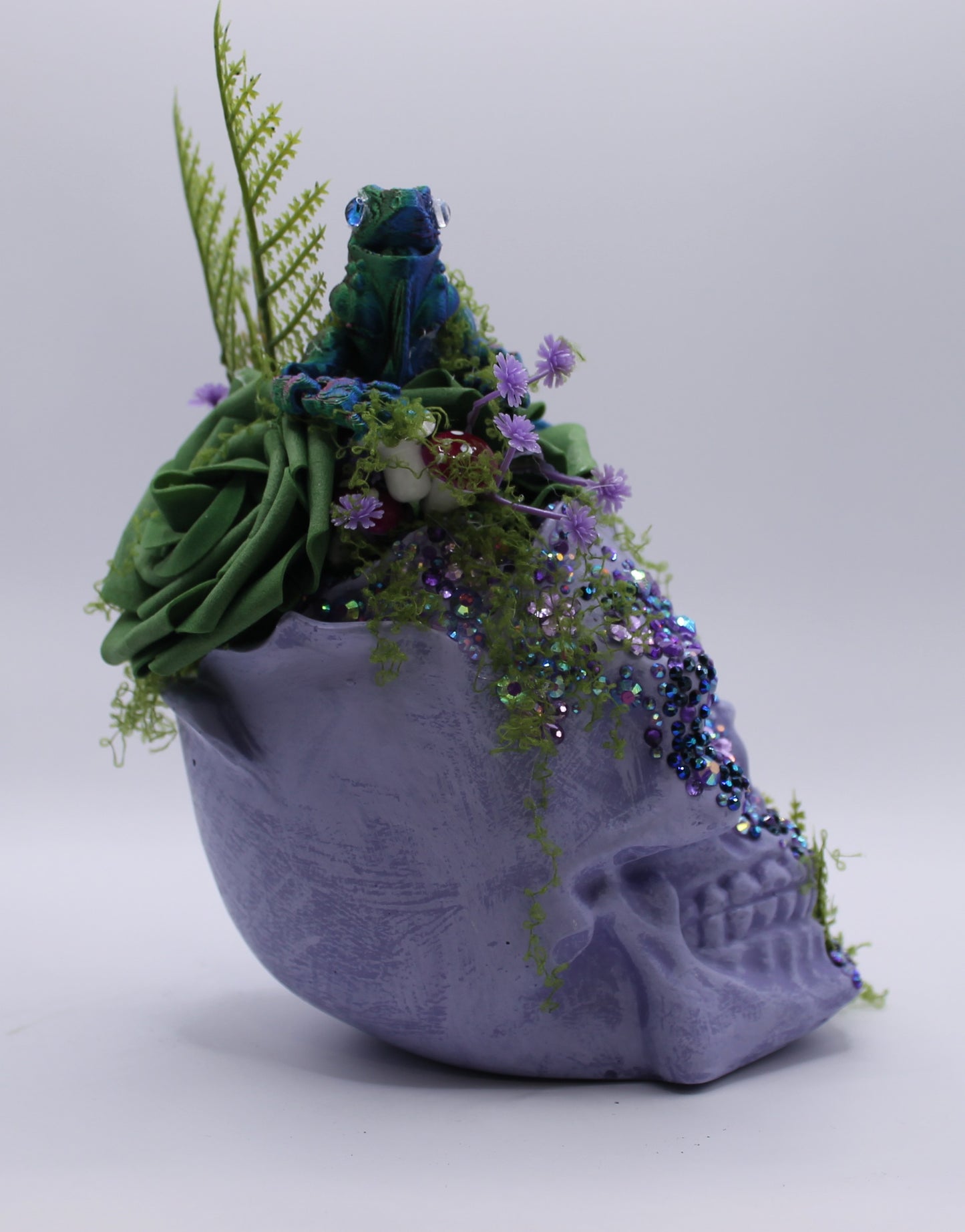 Lizard Bloom Skull Decor