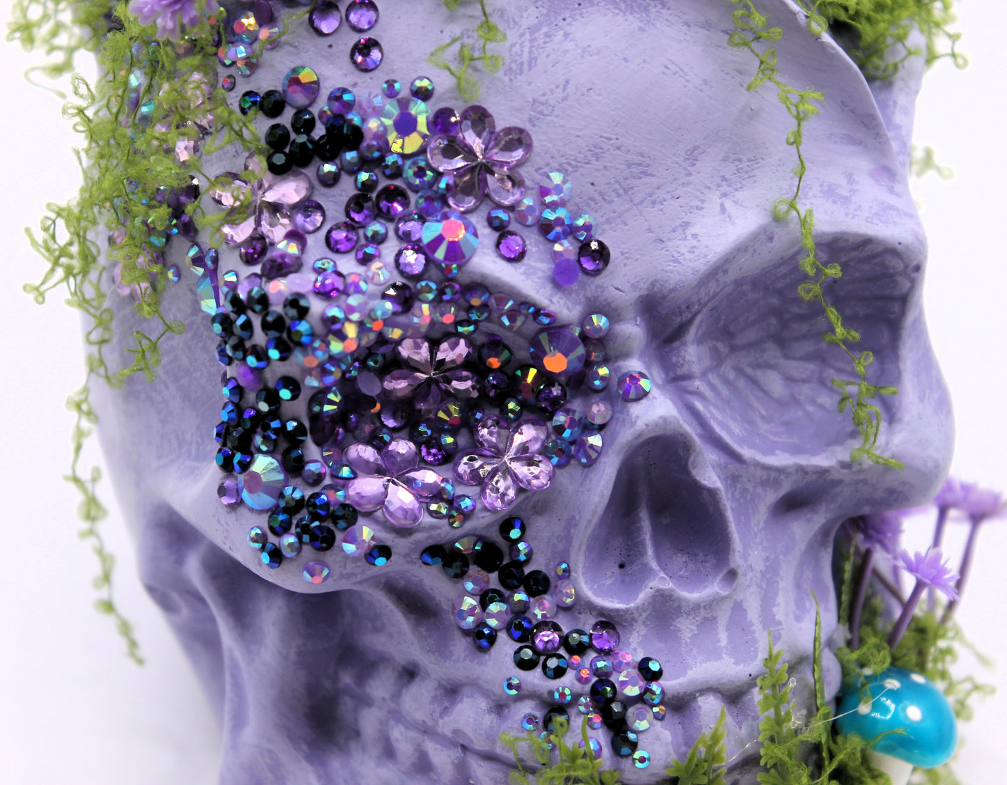 Lizard Bloom Skull Decor