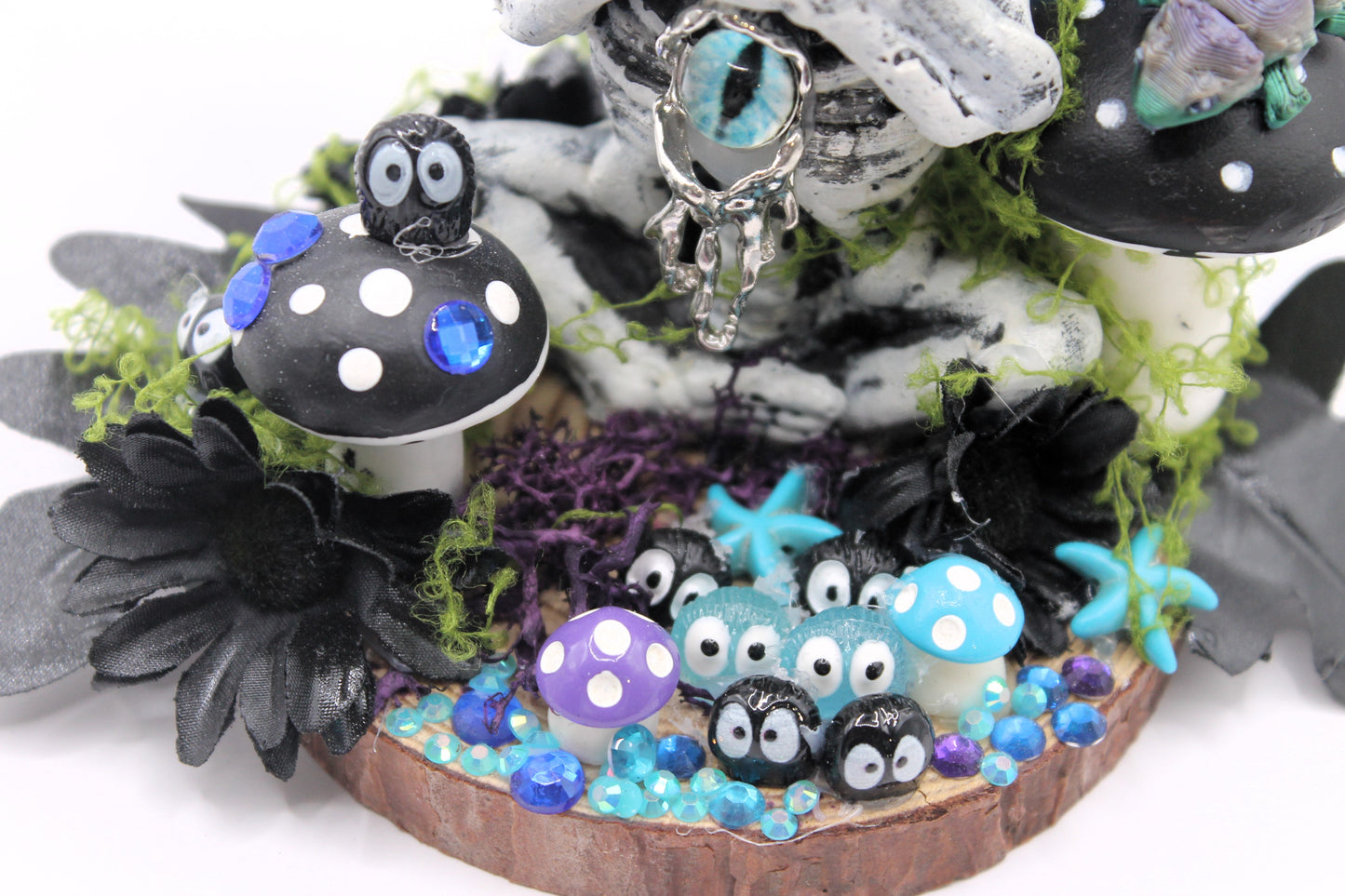 Speak No Evil Fae Skeleton Decor