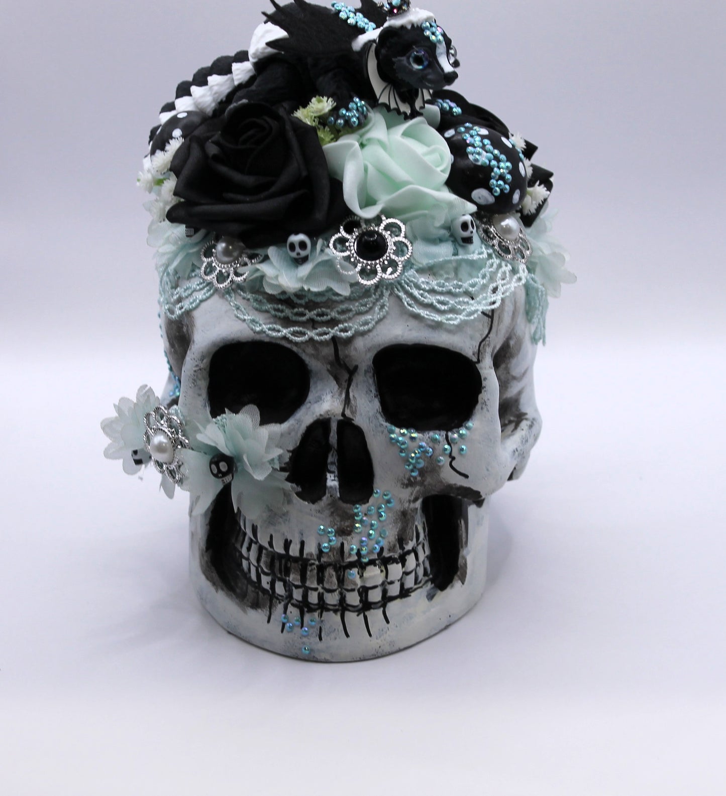 Frostbite Elegance Skull Decor