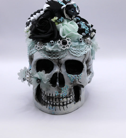 Frostbite Elegance Skull Decor