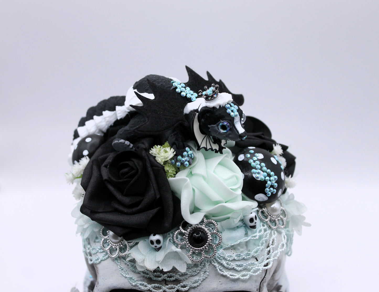 Frostbite Elegance Skull Decor