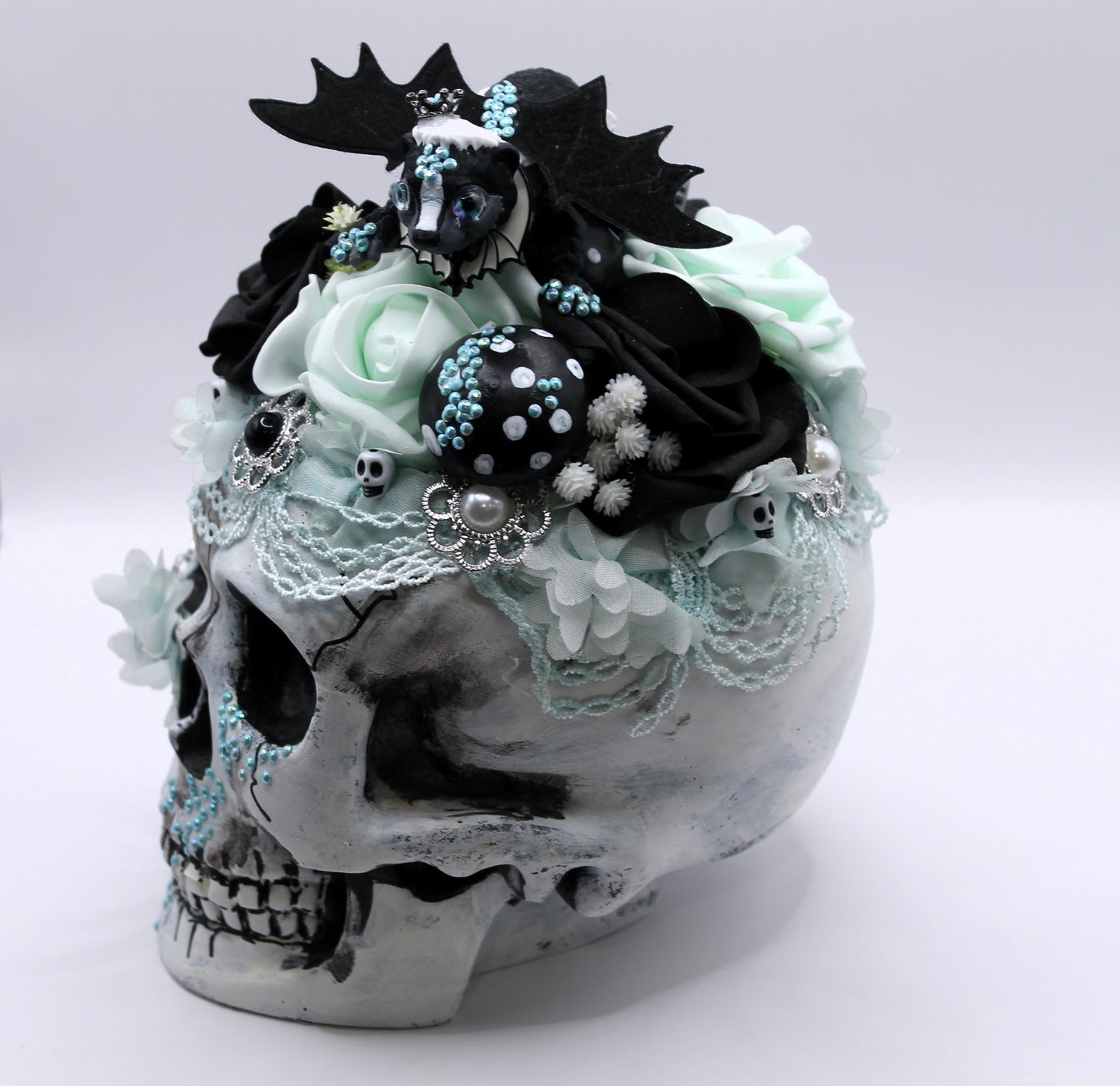 Frostbite Elegance Skull Decor