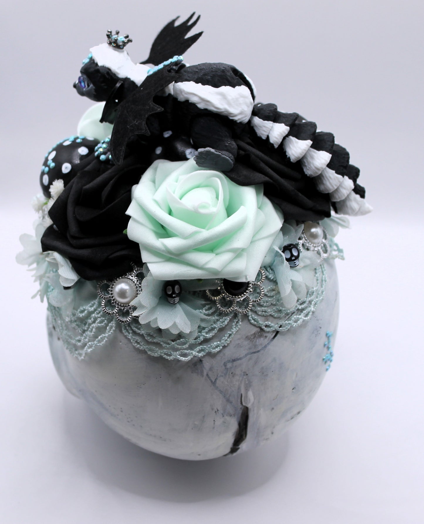 Frostbite Elegance Skull Decor