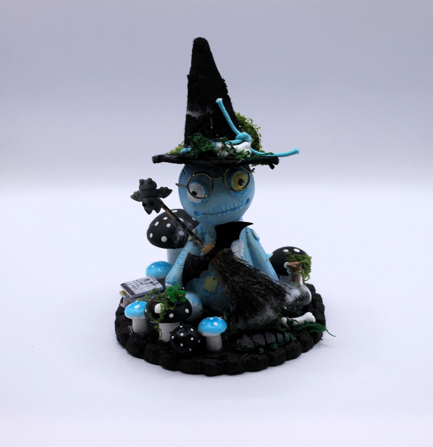 Witch Hazelspore decor