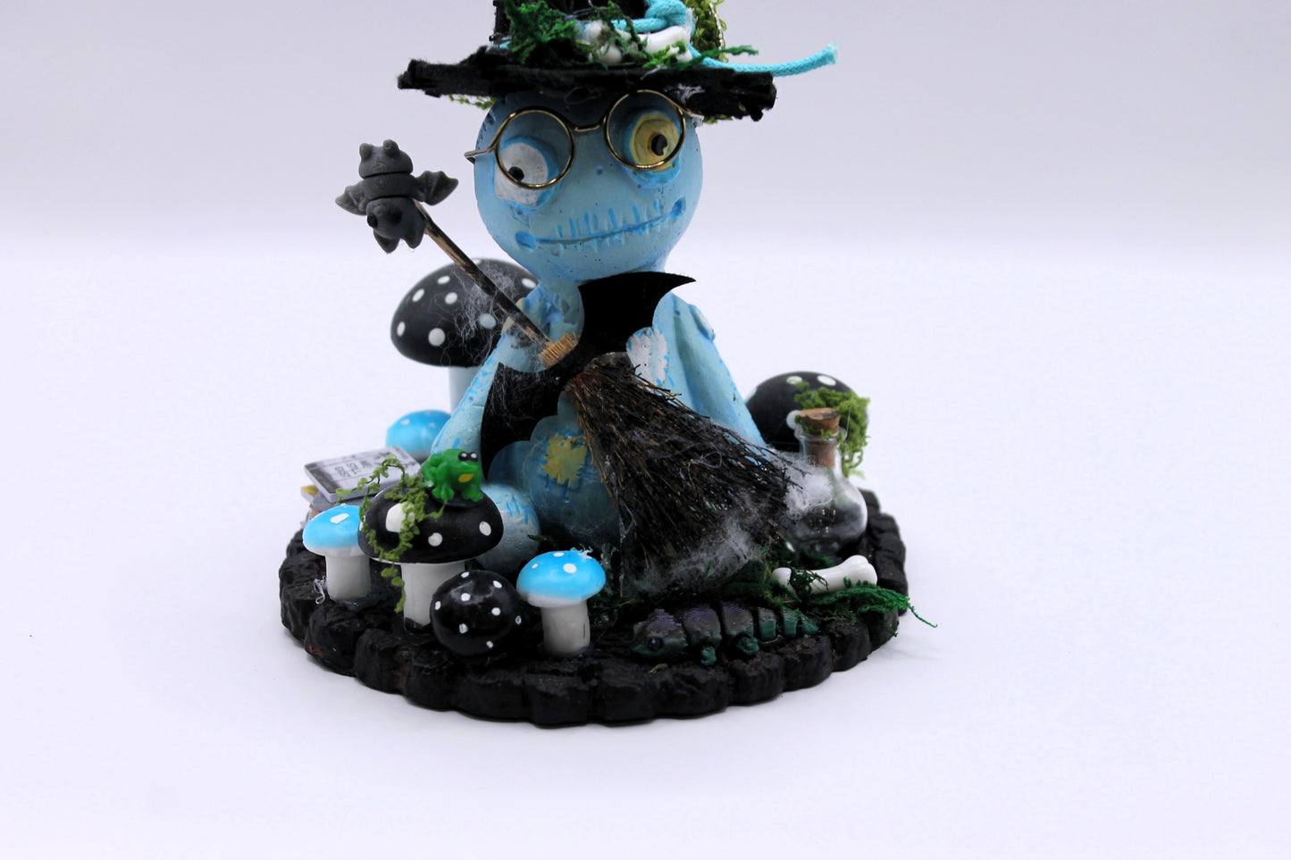 Witch Hazelspore decor