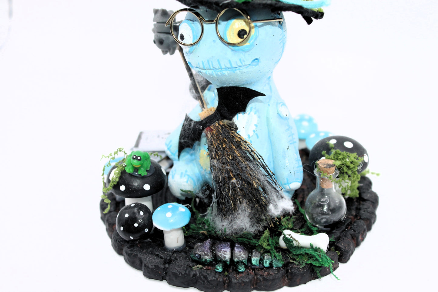 Witch Hazelspore decor