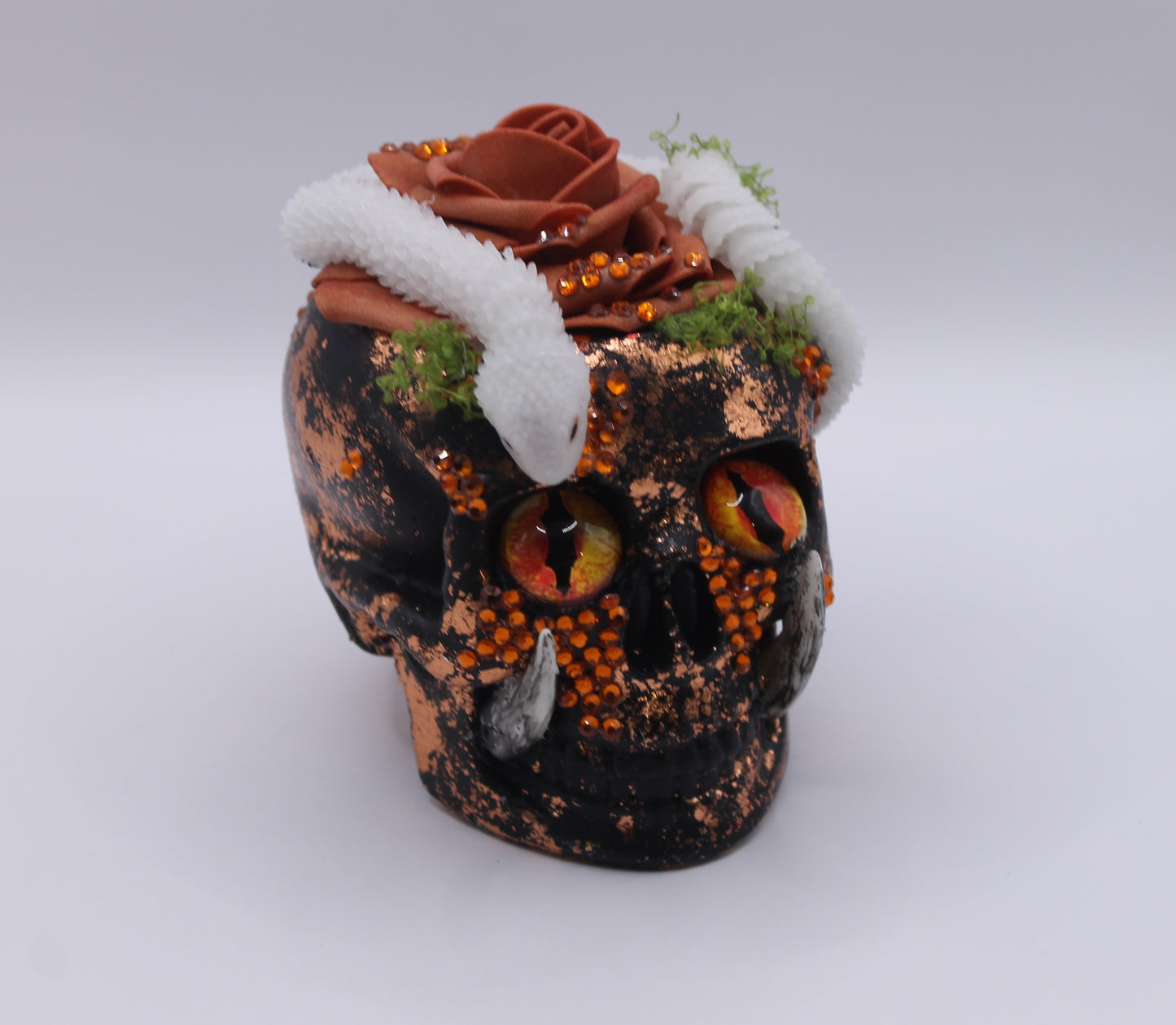 Ember Fang Skull Skull Macabre Decor