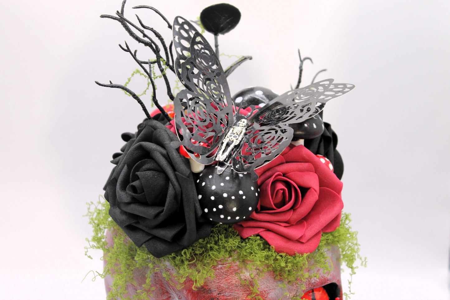 Crimson Gaze Skull Decor