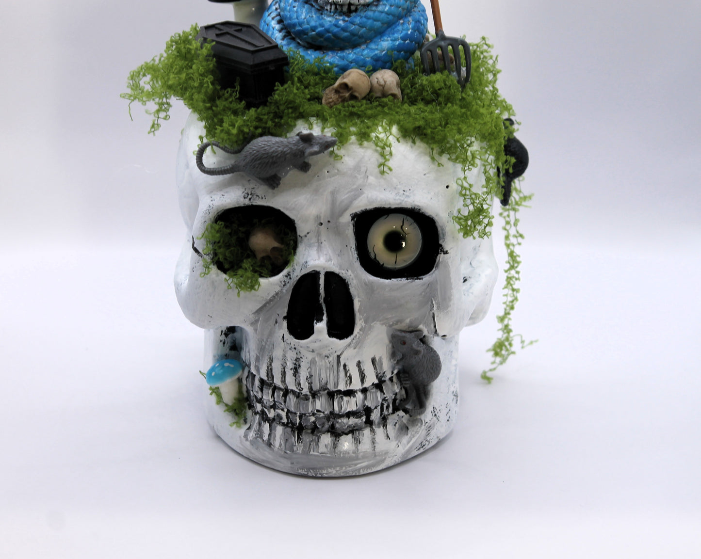 Gravedigger's Watch Skull Decor