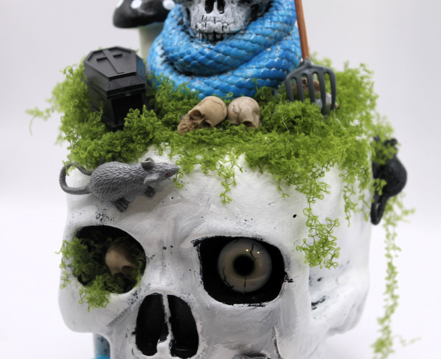 Gravedigger's Watch Skull Decor