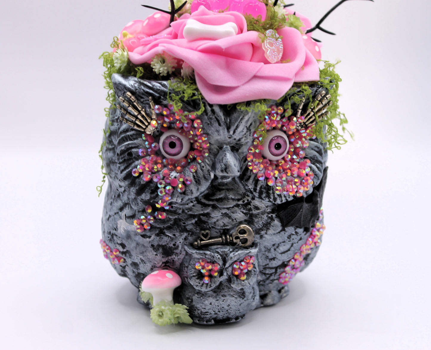 Owloween Princess macabre decor