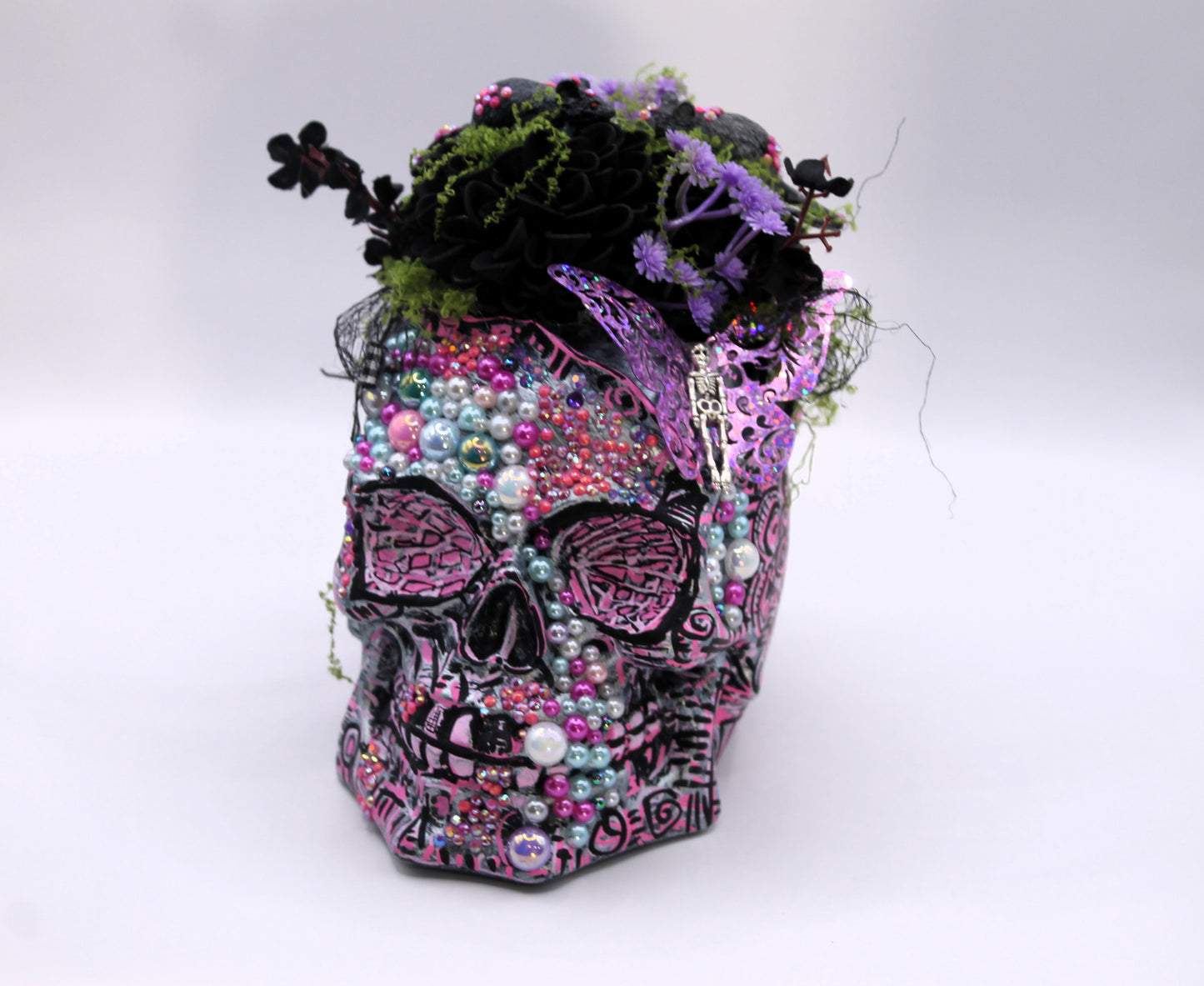 The Glittering Grave Skull Decor