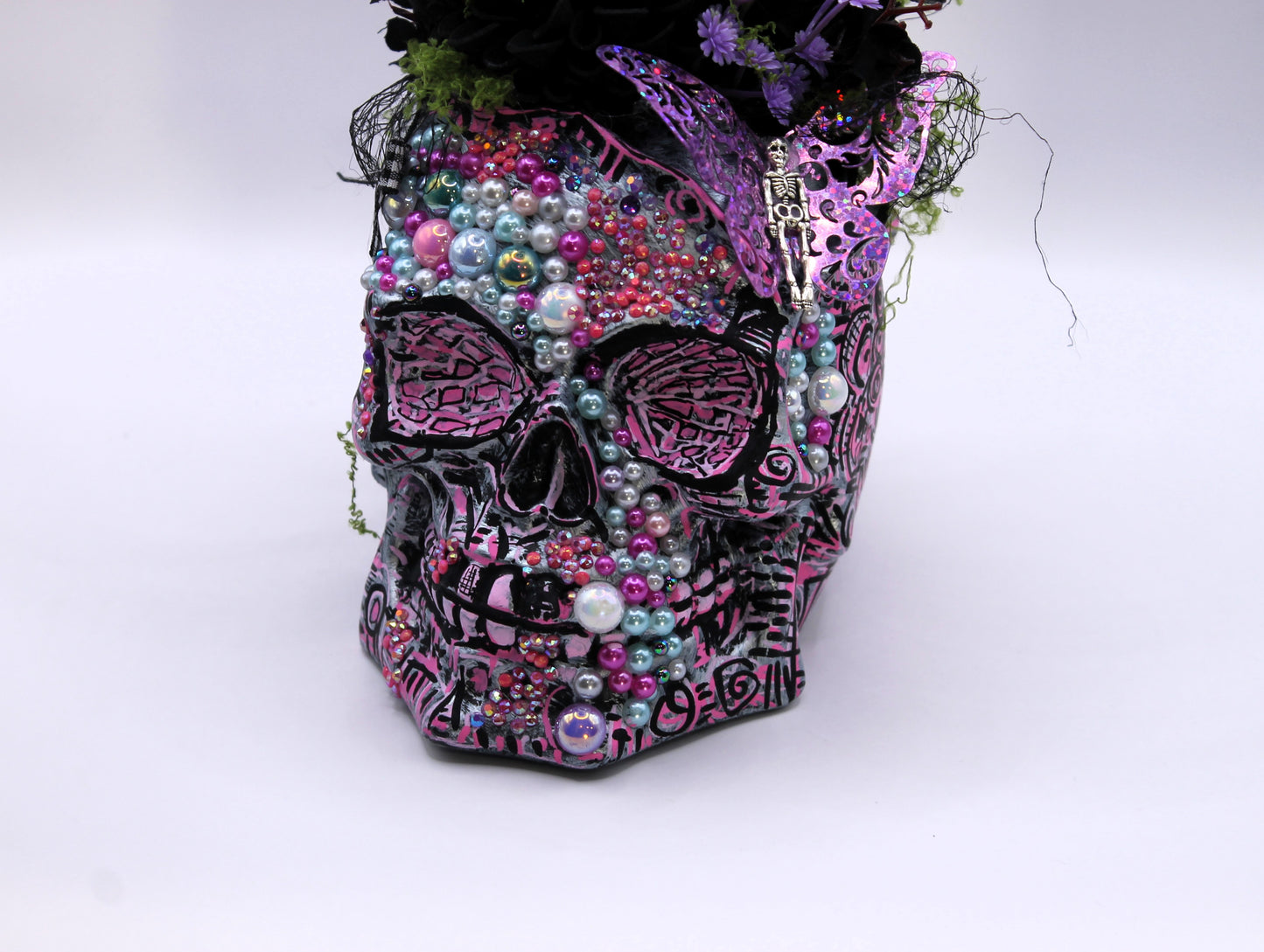 The Glittering Grave Skull Decor