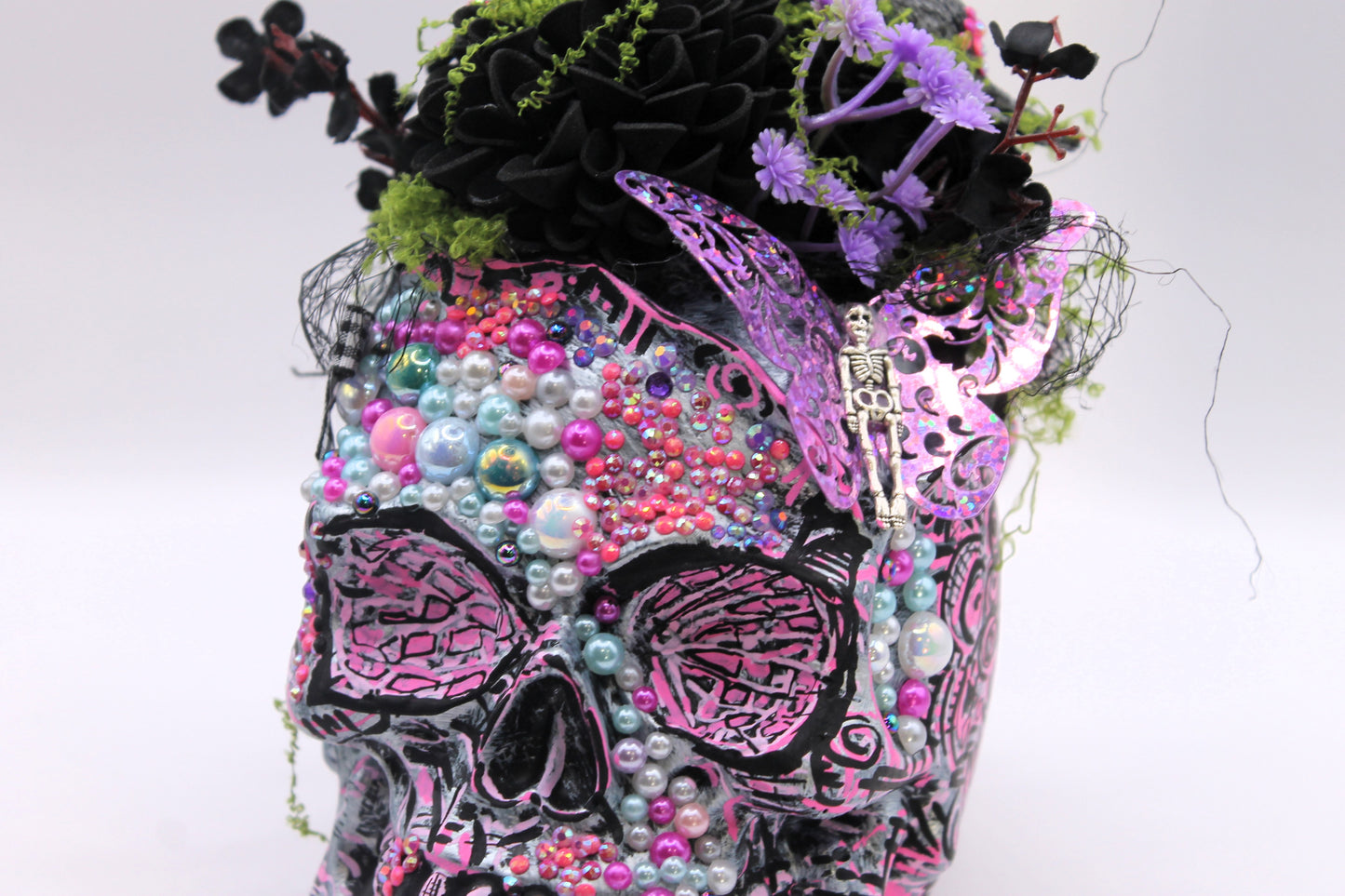 The Glittering Grave Skull Decor