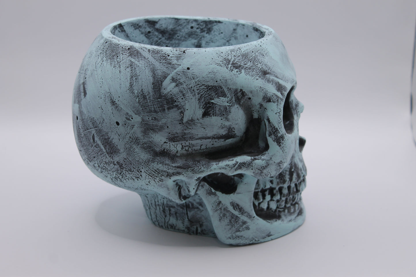Frostbite Hollow Skull Planter