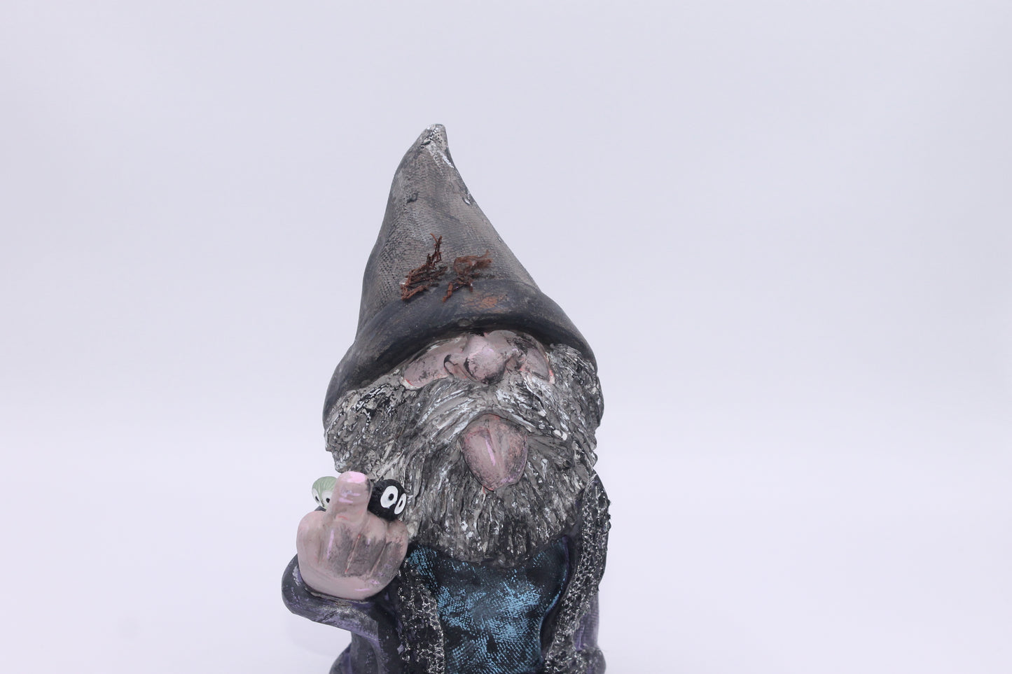 Hex-Off statue