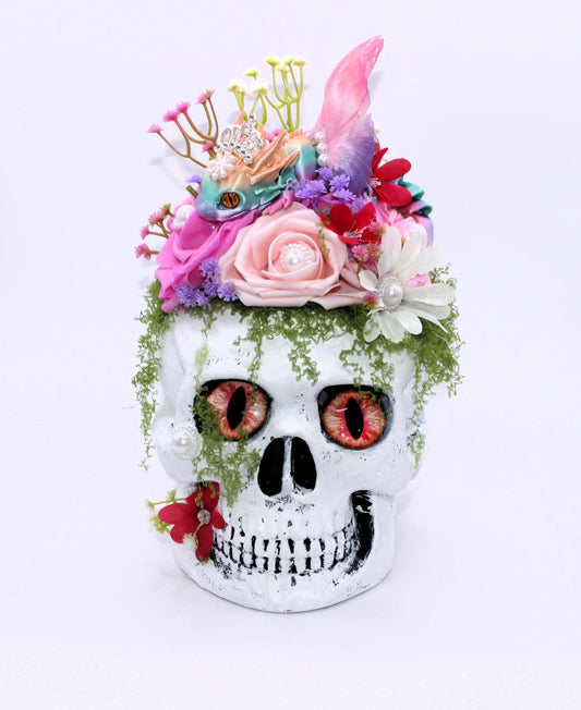 Bloomscale Queen Macabre Skull Decor