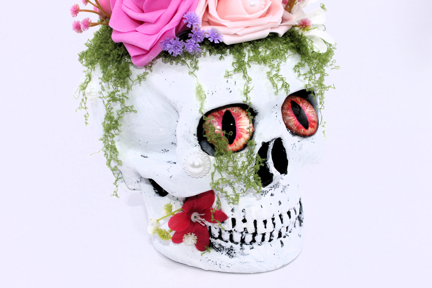 Bloomscale Queen Macabre Skull Decor