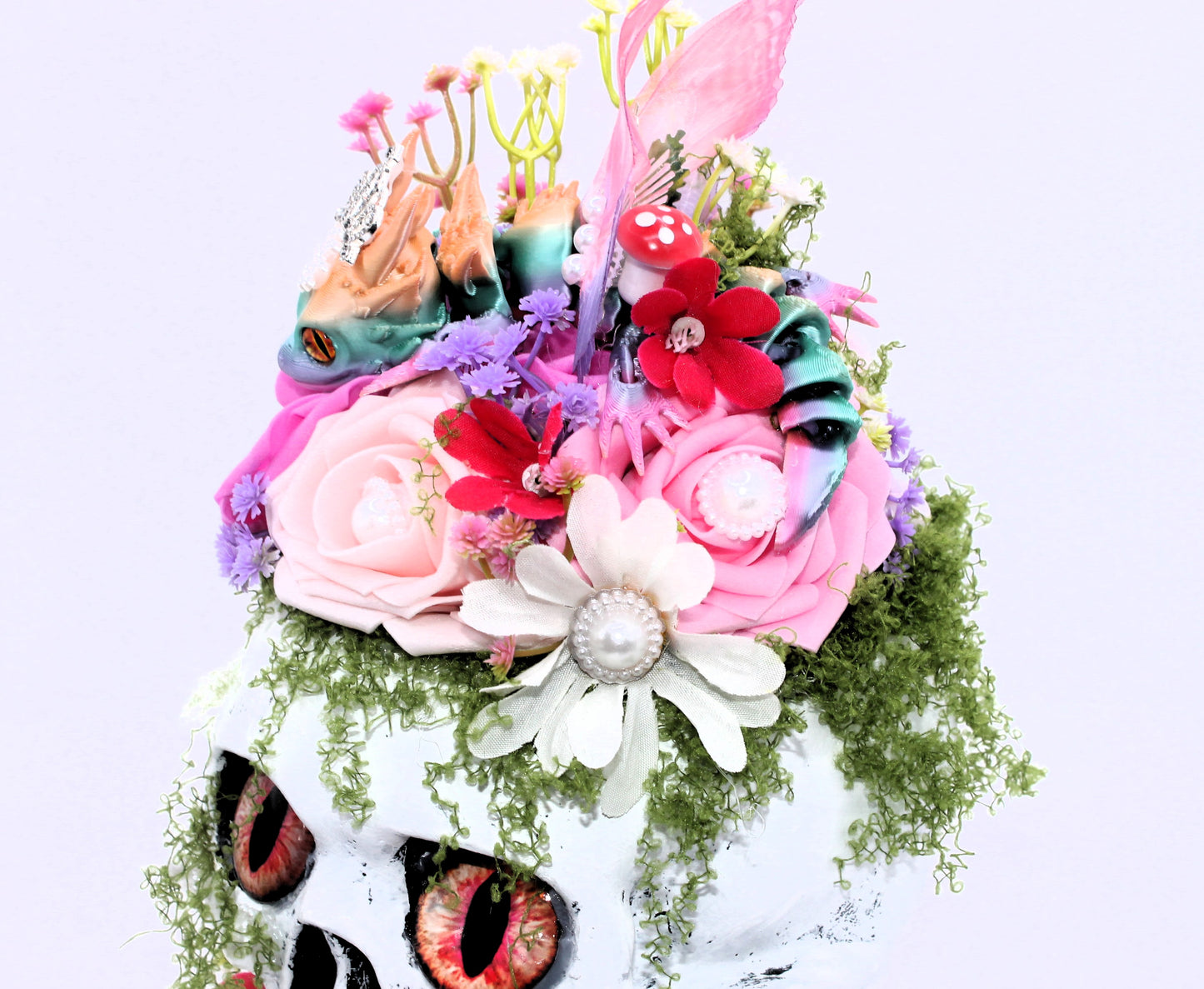 Bloomscale Queen Macabre Skull Decor