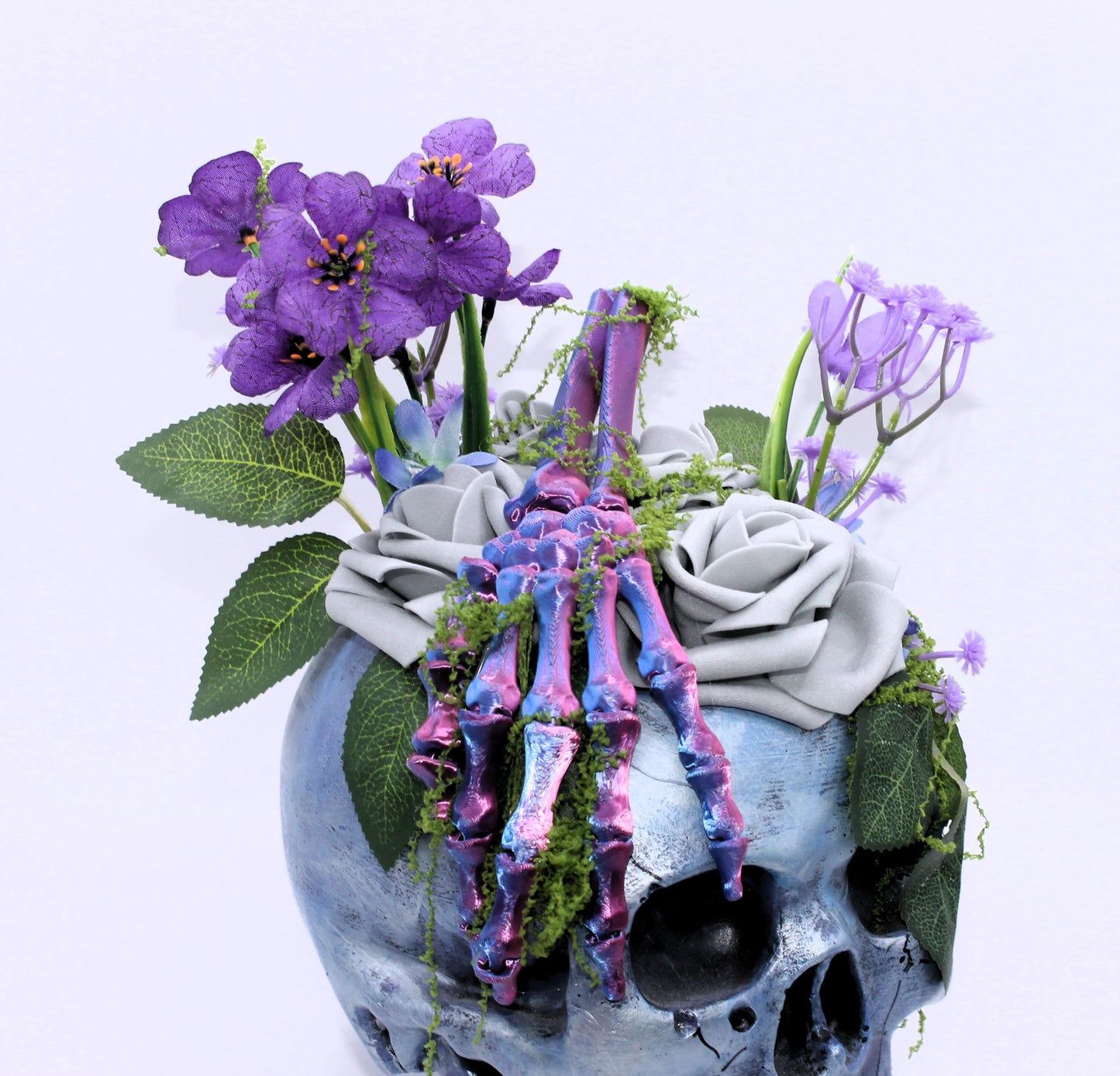 Grave Bloom Majesty Skull Decor