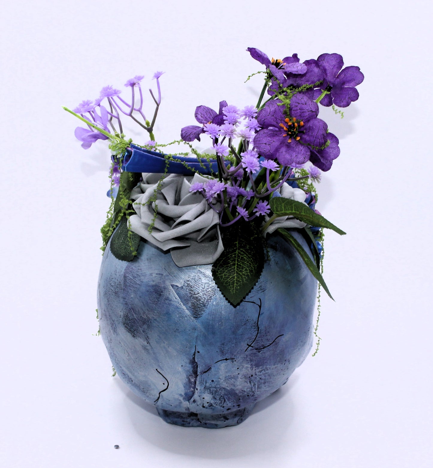 Grave Bloom Majesty Skull Decor