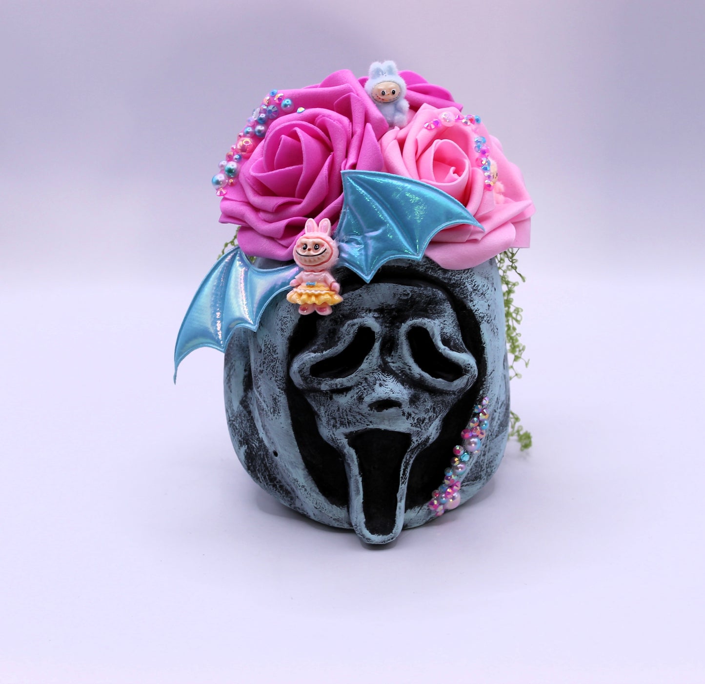 Kawaii Scream Bloom macabre decor